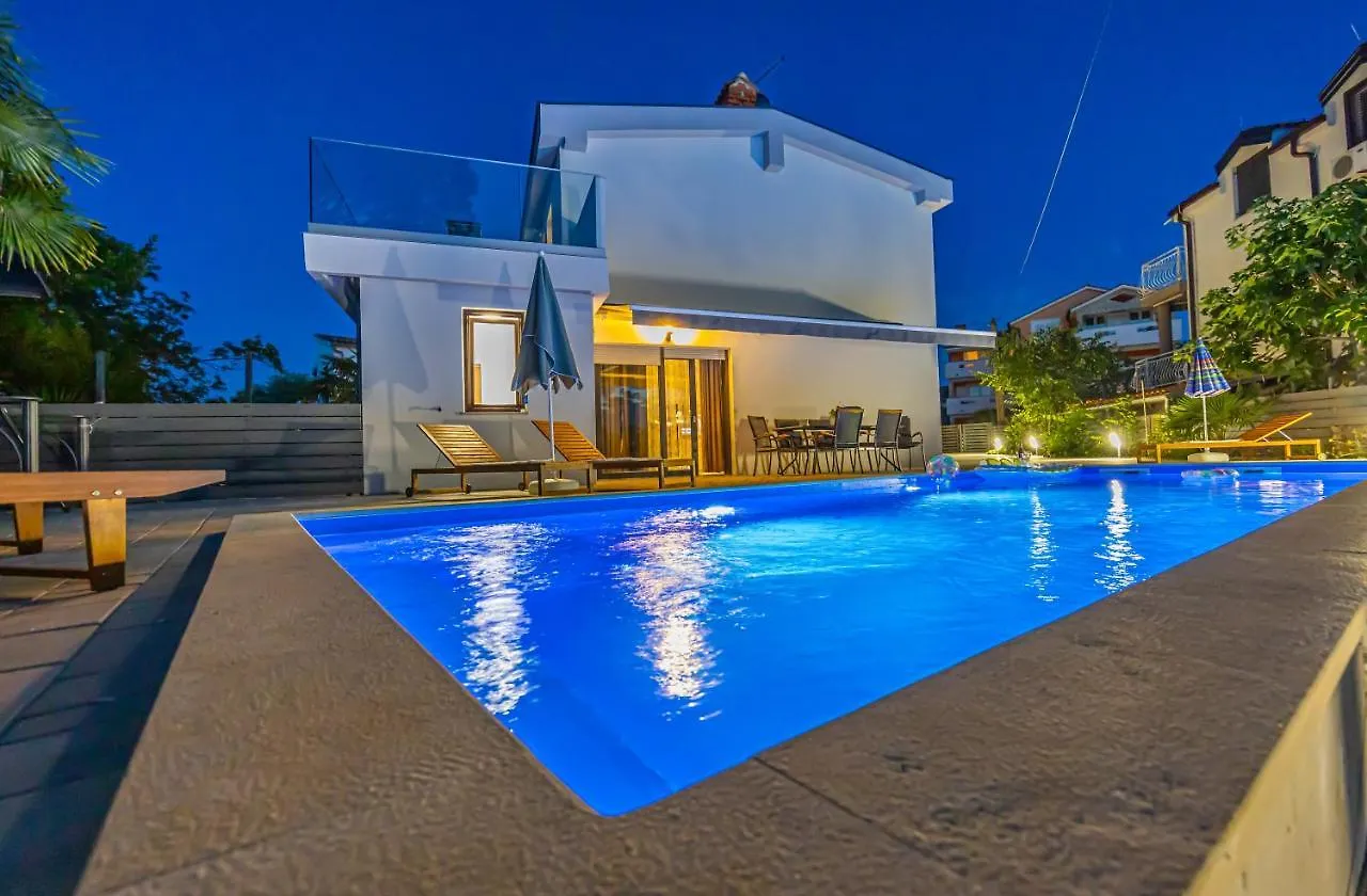 Villa Nina Malinska 150M From The Beach, Swimming Pool Vantacici