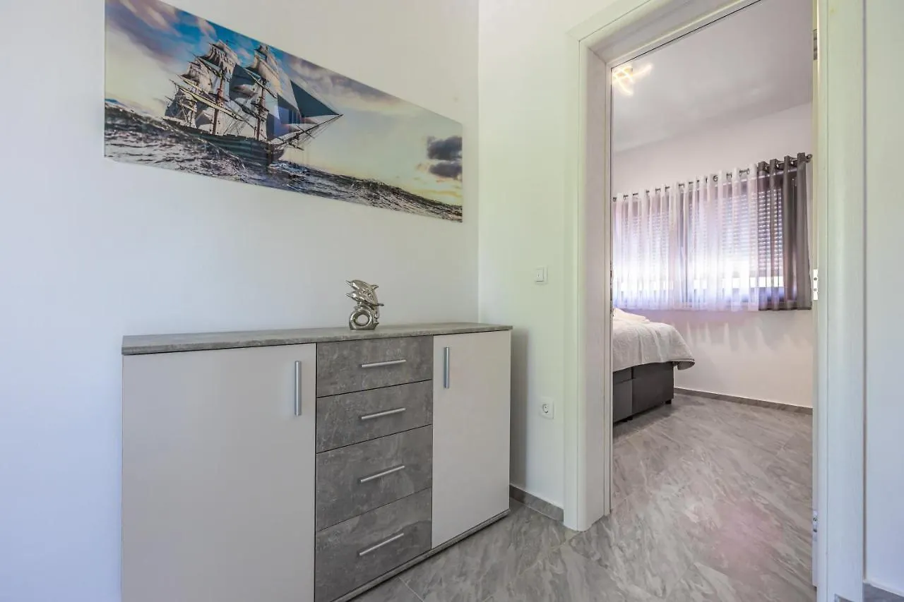 Villa Nina Malinska 150M From The Beach, Swimming Pool Vantacici