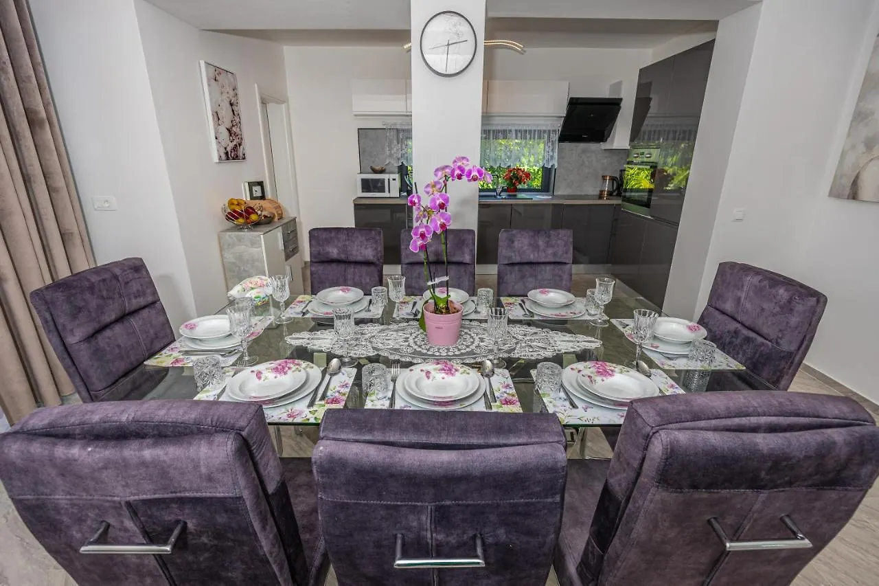 Villa Nina Malinska 150M From The Beach, Swimming Pool Vantacici