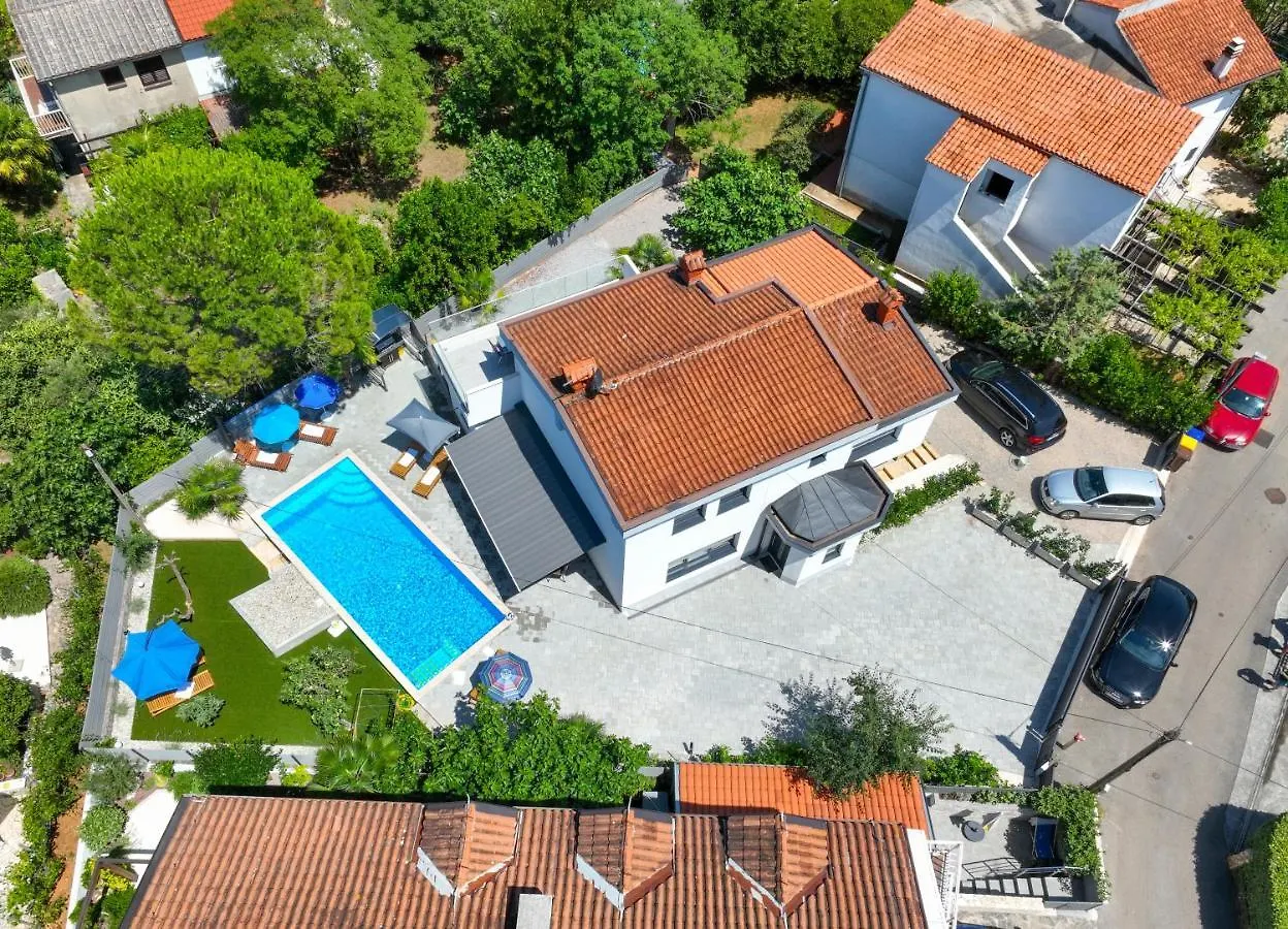 Villa Nina Malinska 150M From The Beach, Swimming Pool Vantacici 0*,
