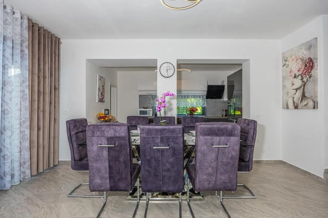 Villa Nina Malinska 150M From The Beach, Swimming Pool Vantacici