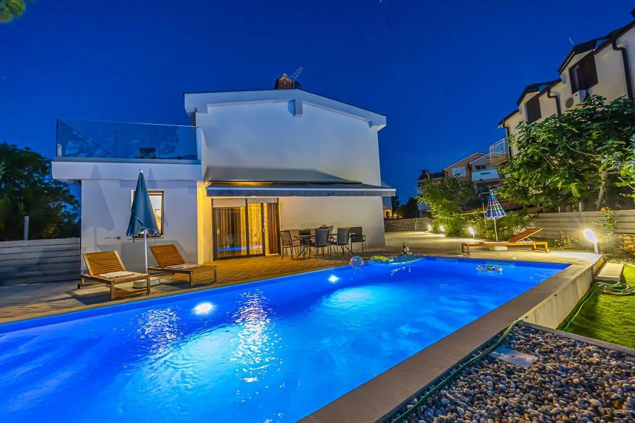 Villa Nina Malinska 150M From The Beach, Swimming Pool Vantacici 0*,