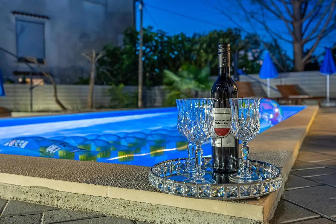 Villa Nina Malinska 150M From The Beach, Swimming Pool Vantacici 0*,  Croatia