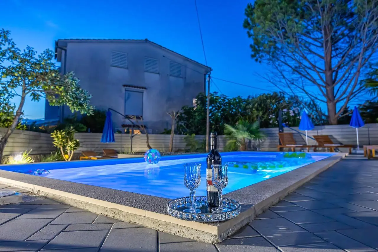 Villa Nina Malinska 150M From The Beach, Swimming Pool Vantacici Croatia