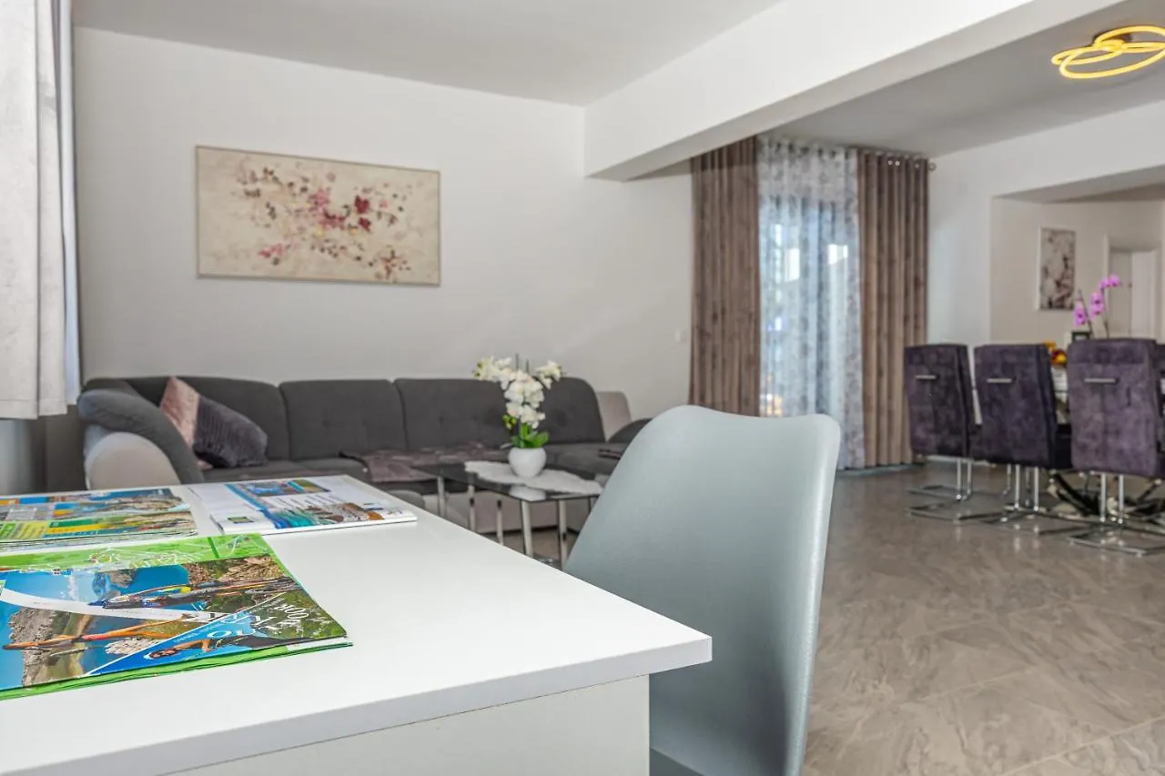 Villa Nina Malinska 150M From The Beach, Swimming Pool Vantacici 0*,  Croatia