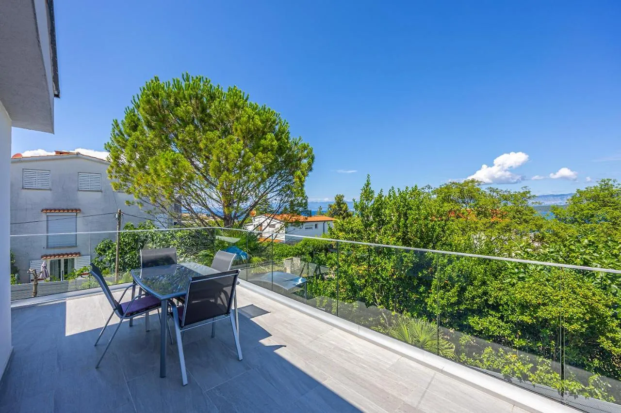 Villa Nina Malinska 150M From The Beach, Swimming Pool Vantacici