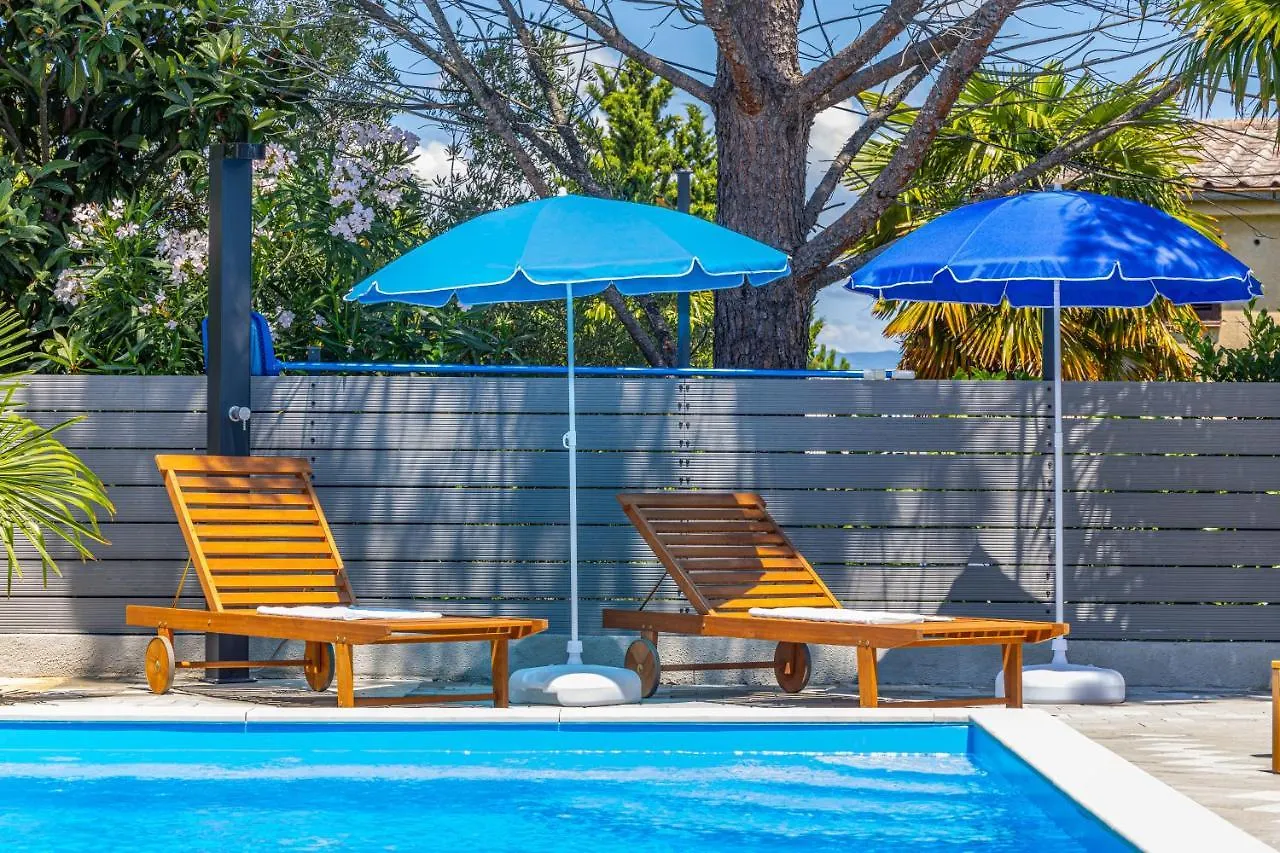 Villa Nina Malinska 150M From The Beach, Swimming Pool Vantacici